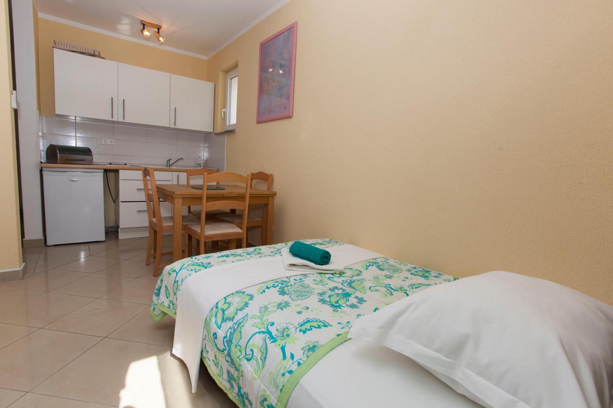 Apartments Damjanovic Makarska Rom bilde