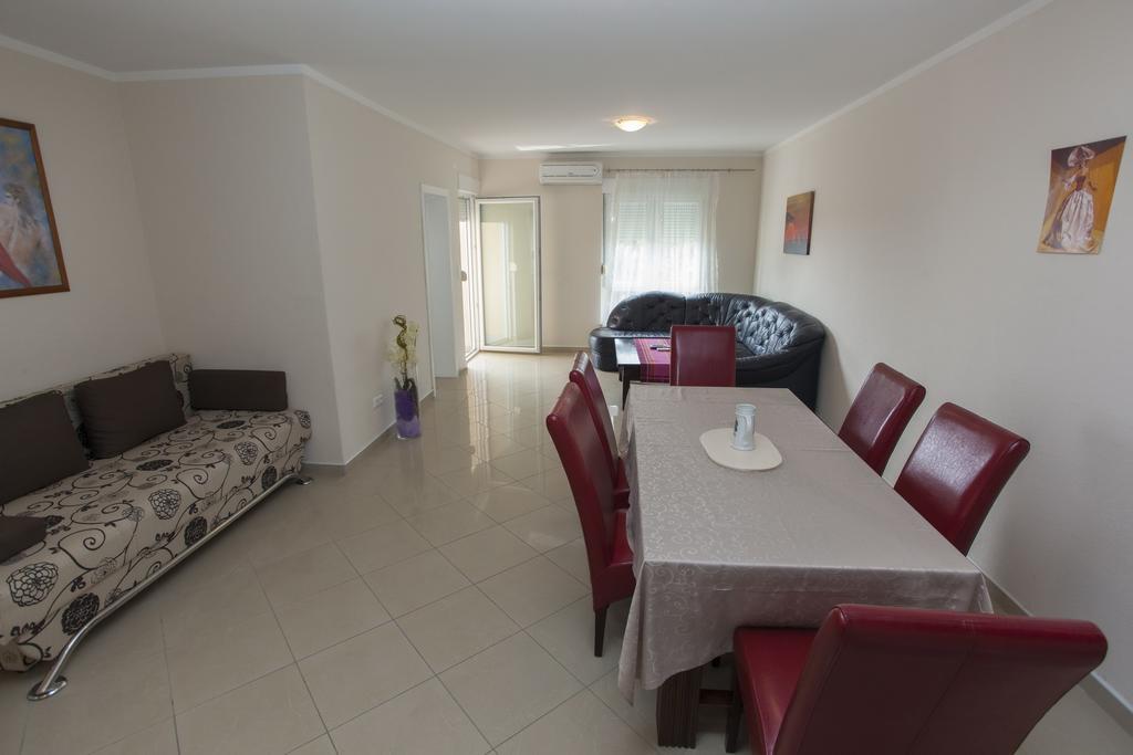 Apartments Damjanovic Makarska Rom bilde