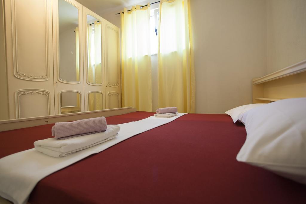 Apartments Damjanovic Makarska Rom bilde